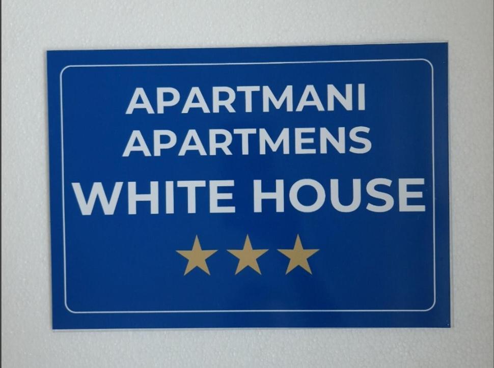 White House * Bihać