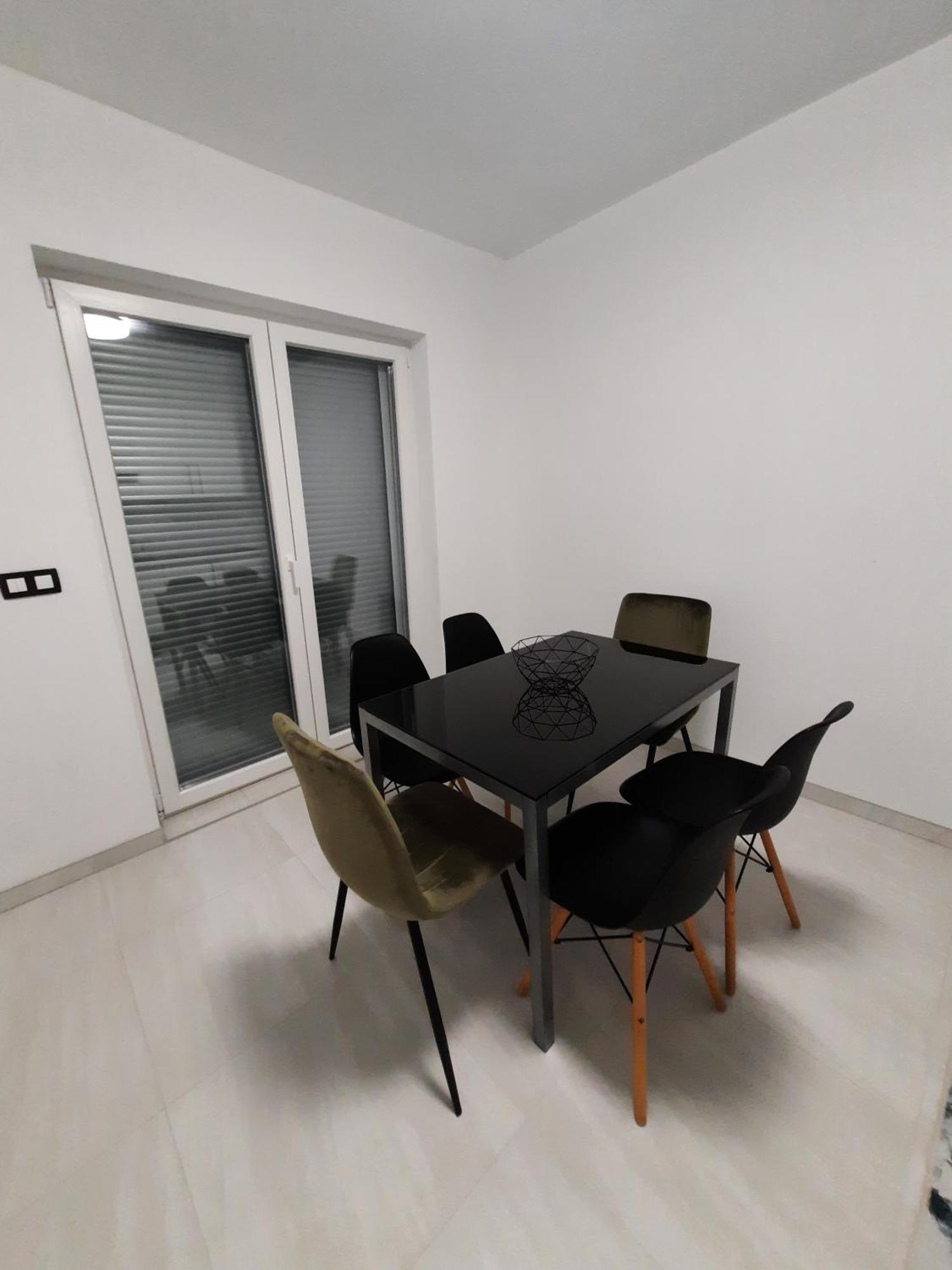 White House Apartment *
